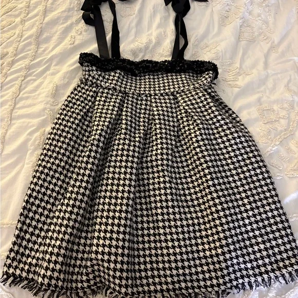 Chic Black and White Houndstooth Mini Dress - Picture 6 of 9